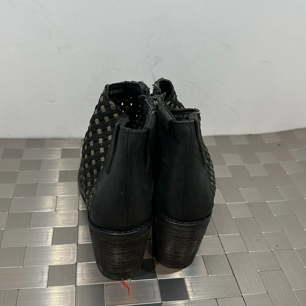 Pliner black&grey‎ woven leather ankle booties